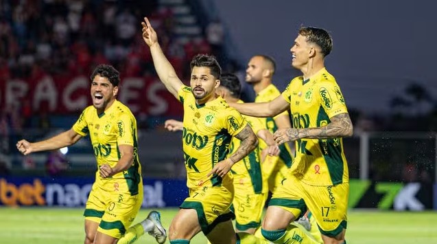 Mirassol domina São Paulo, vence com gol-relâmpago e pênaltis e mantém invencibilidade em casa