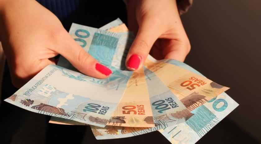 Abono salarial e cotas do PIS/Pasep têm mais de R$ 25 bilhões para saque