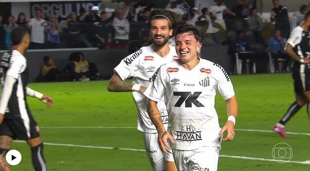 Santos amassa Corinthians no primeiro tempo, vence na Vila e respira no Brasileirão