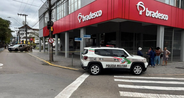 Bolsa suspeita dentro de banco mobiliza Bope por possível ameaça de bomba