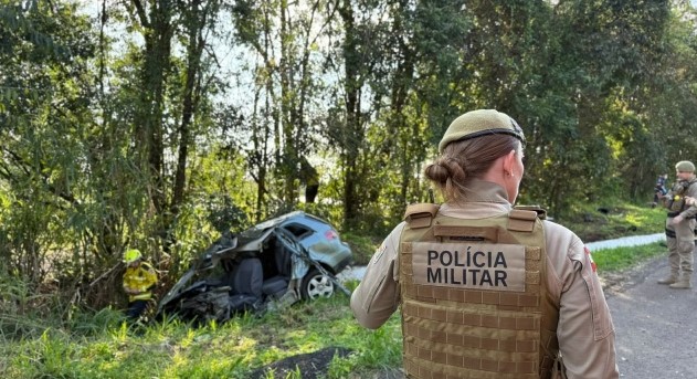 Colisão entre carro e carreta deixa um morto na BR-163