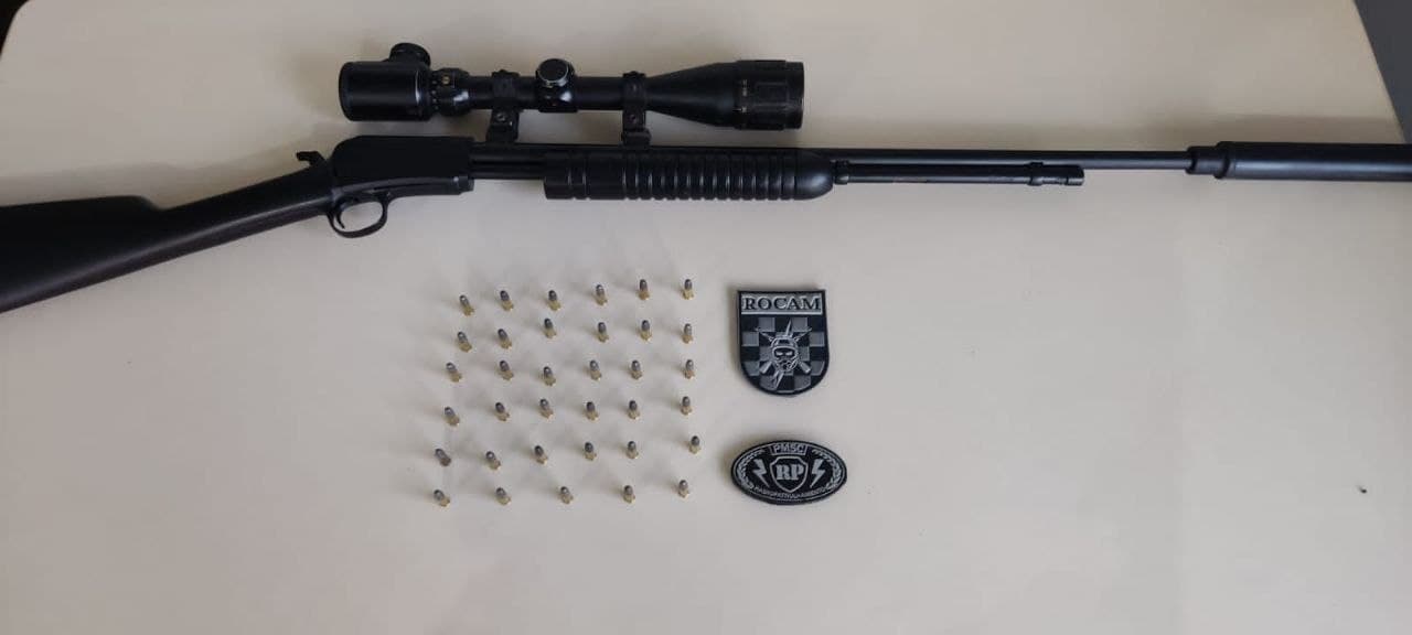 Briga generalizada com armas, foices e enxadas termina na delegacia em Chapecó