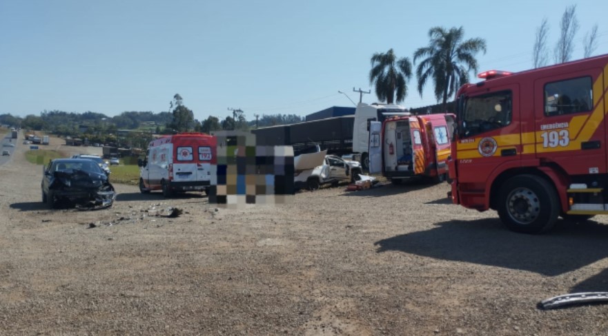 Colisão envolvendo dois veículos deixa ferido