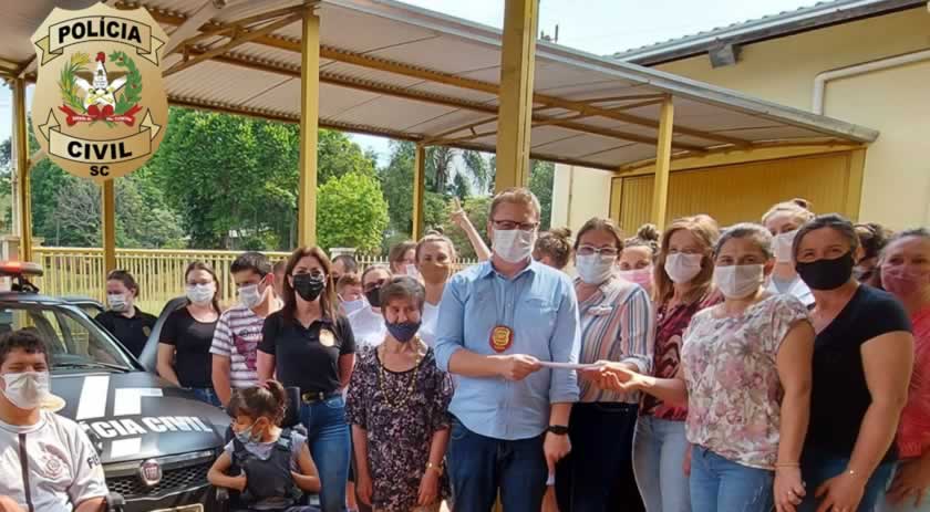Polícia Civil faz doação a APAE do município