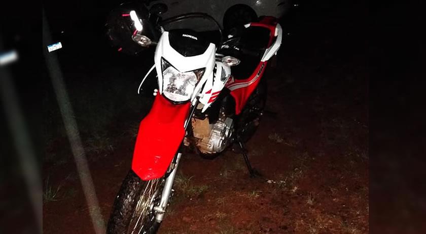 Motociclista fica ferido em queda seguida de saída de pista