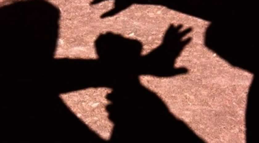 Homem é agredido por duas mulheres