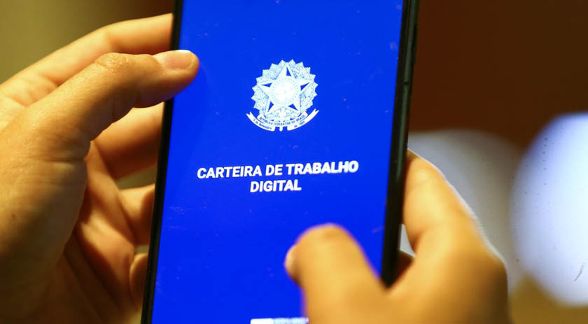 Três em cada quatro profissionais querem mudar de emprego em 2023