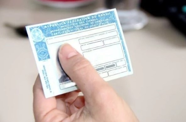 Governo vai oferecer cursos gratuitos para obtenção de CNH, diz ministro dos Transportes