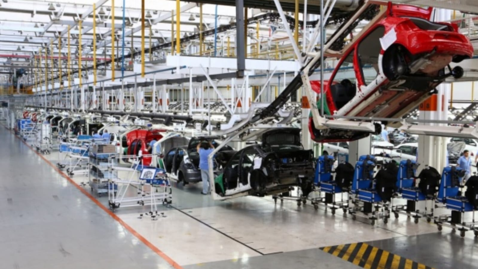 Vendas de carros com desconto surpreendem concessionárias, que veem fim de estoque em 1 mês