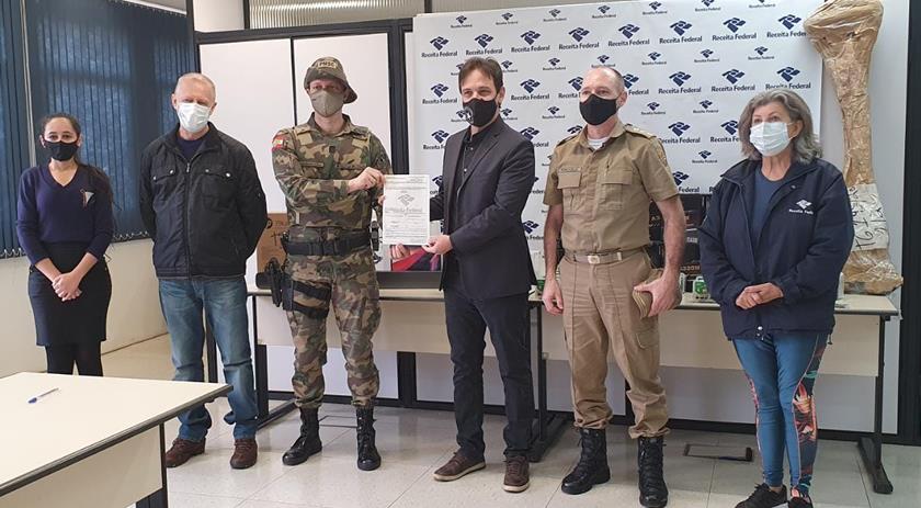 Receita Federal realiza doação de equipamentos para a Polícia Militar Ambiental de Santa Catarina