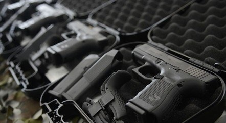 Exército volta a autorizar novos CACs, suspensos por Lula desde janeiro de 2023