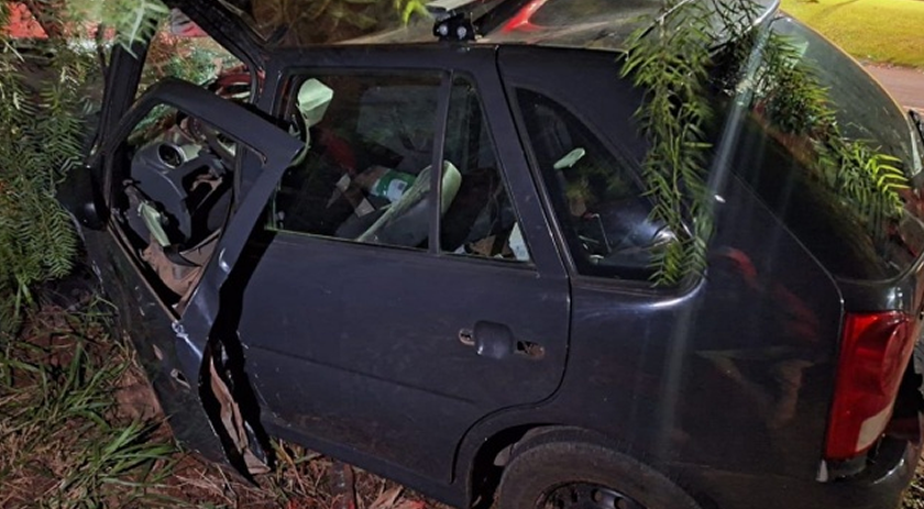 Colisão frontal deixa dois gravemente feridos na SC-496