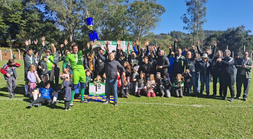 Caxiense vence o Campeonato de Futebol Veterano