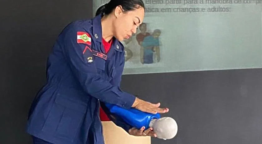 Operação Maternar leva orientação sobre engasgos a gestantes em SC