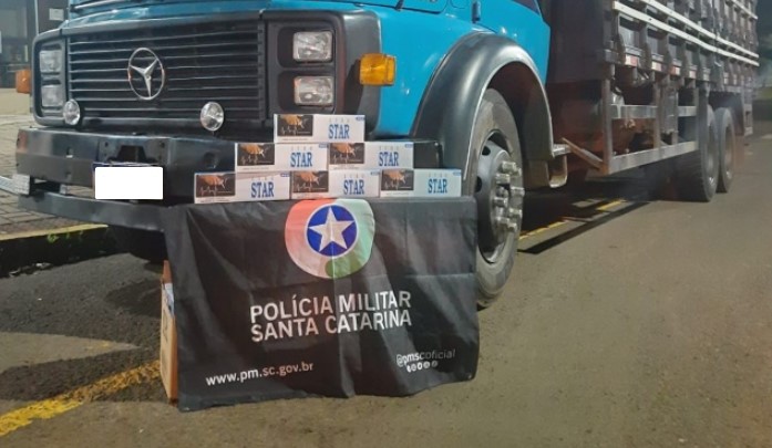 Polícia apreende caminhão com 109 mil maços de cigarros contrabandeados