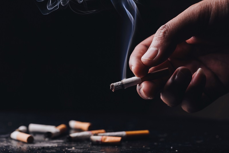 Epidemia mundial do tabagismo: cigarros matam 8,3 milhões de pessoas por ano, diz OMS