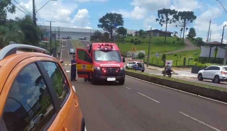 Mulher e crianças são atropeladas em bairro