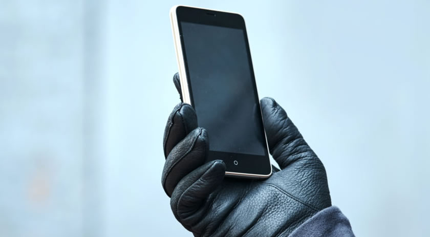 Motorista de aplicativo é assaltado e tem celular roubado durante corrida