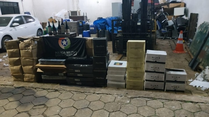 Após fuga cinematográfica motorista é detido com carga valiosa de vinhos