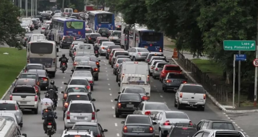 Senado aprova isenção de IPVA para carros com mais de 20 anos