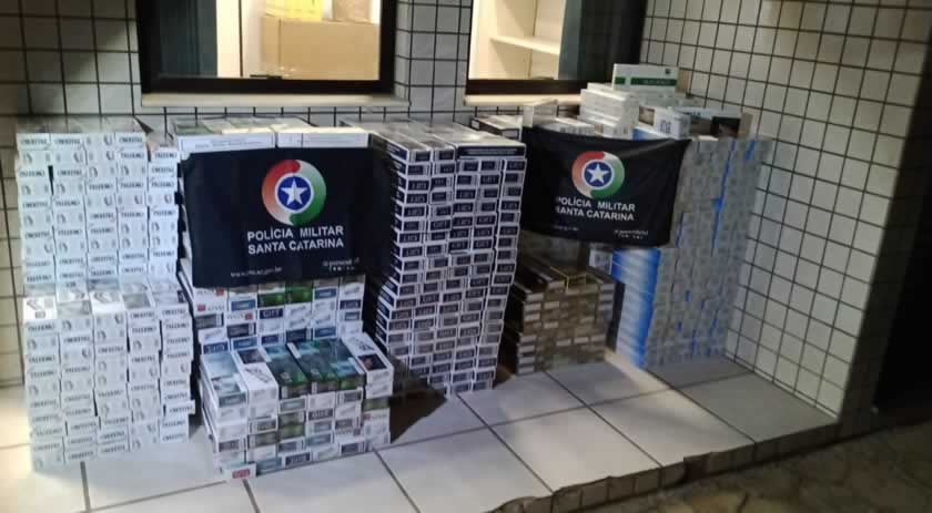 Polícia Militar apreende quase mil pacotes de cigarro