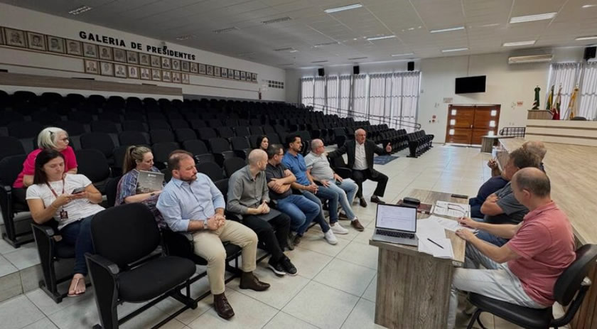 Acismo participa de reunião na Câmara de Vereadores