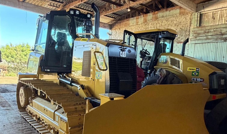 Prefeitura recebe novos equipamentos para reforçar a Secretaria de Obras