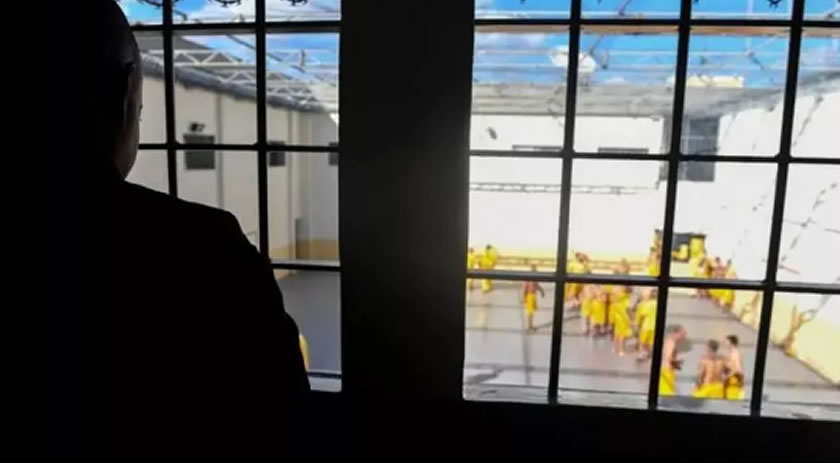 Pescador relata drama após passar 35 dias preso por engano em SC: 'Dormi em cima do vaso sanitário'