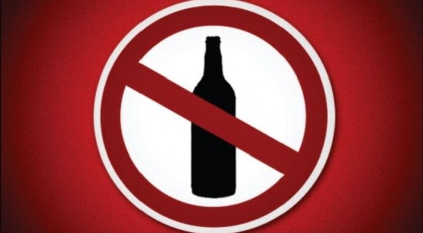PM flagra grupo ingerindo bebida alcoólica em loteamento e envolvidos são autuados
