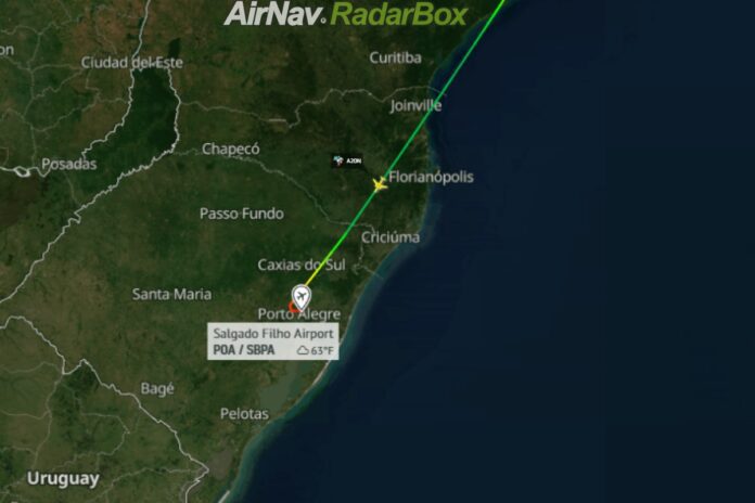Pilotos avistam luz estranha em voo sobre Santa Catarina