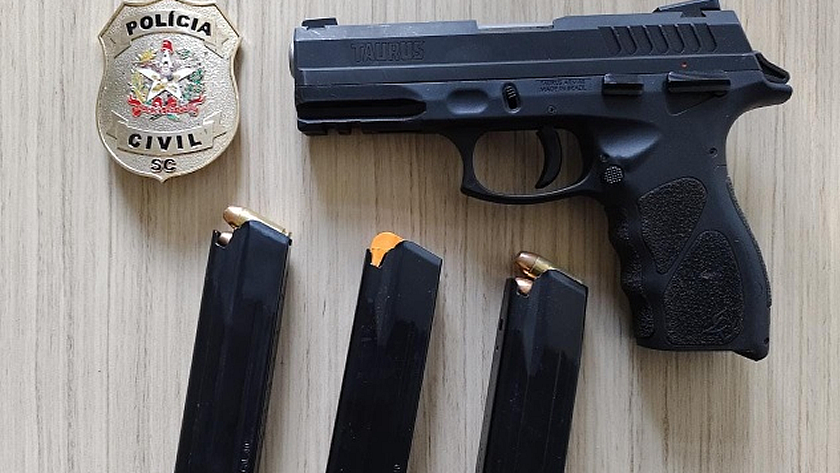 Polícia Civil prende duas pessoas por tráfico de drogas, venda de armas e estupro