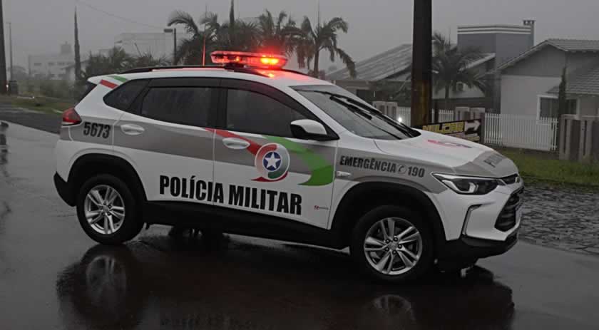 Adolescente de 13 anos é flagrado com pistola em escola de SC