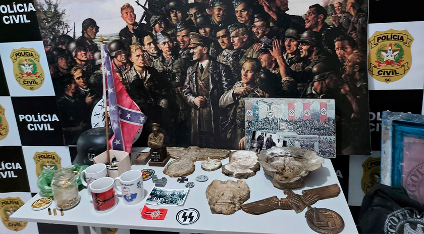 Veja os itens apreendidos na fábrica de objetos nazistas em SC