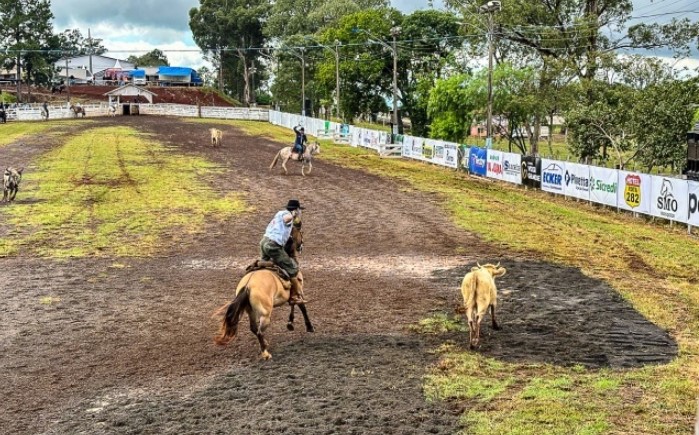Município sedia a 5ª edição do Rodeio Duelo Sangue Crioulo; evento tem entrada gratuita