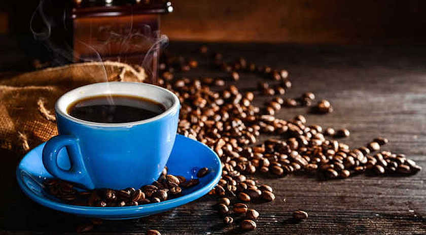Beber de duas a três xícaras de café por dia aumenta a expectativa de vida, diz estudo