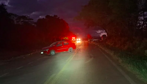 Adolescente morre em capotamento após colisão