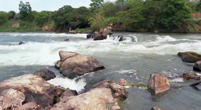 Idoso morre afogado após ser puxado para dentro do rio durante pesca em SC