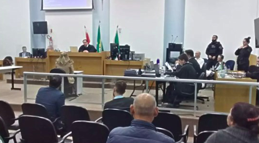 Mulher que buscou cartomante para planejar morte da companheira do ex vai a júri em SC