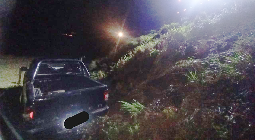 Saída de pista e queda em ribanceira deixa condutor ferido na BR-163