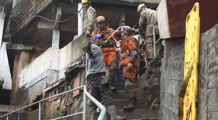 Moradores buscam desaparecidos em Petrópolis; mortes chegam a 58