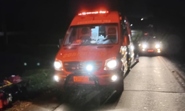 Motociclista fica ferida após colisão lateral com carro na SC-163
