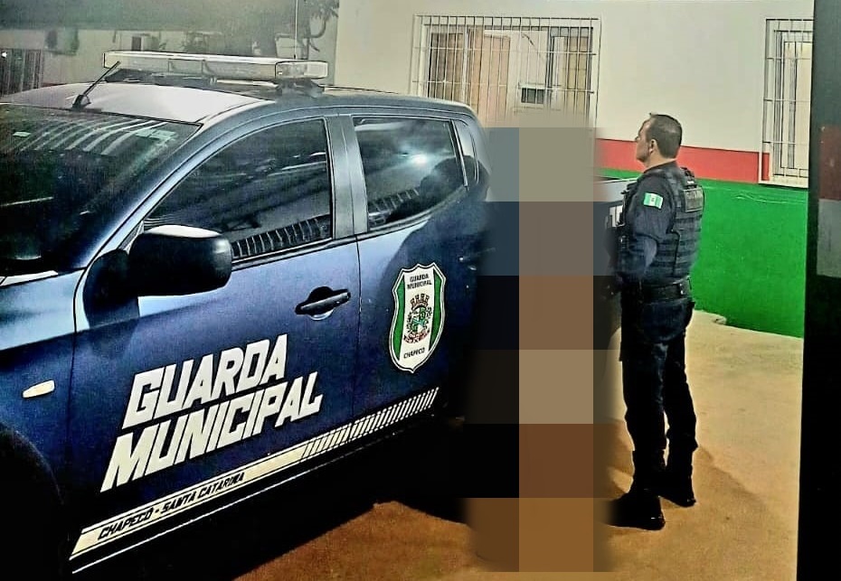 Criança é encontrada sozinha e pai é preso por dever R$ 23 mil em pensão alimentícia