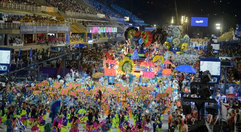 Morre criança que sofreu acidente com carro alegórico no Sambódromo do Rio