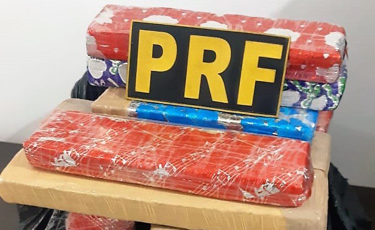 Homem é preso com 20 kg de maconha no porta-malas do carro