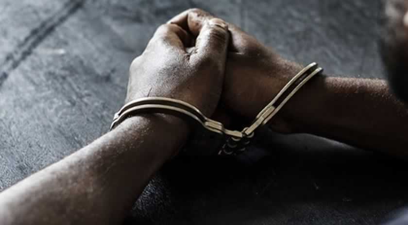 Homem vai preso após agredir ex-companheira e familiares