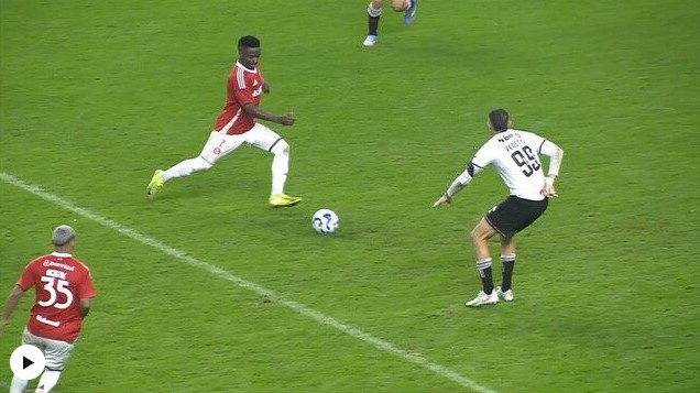 Inter e Vasco empatam no Beira-Rio em jogo com expulsão de goleiro por cera