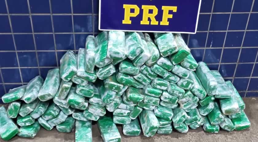 PRF flagra mais de 50 kg de maconha escondidos em lataria de veículo na BR 163
