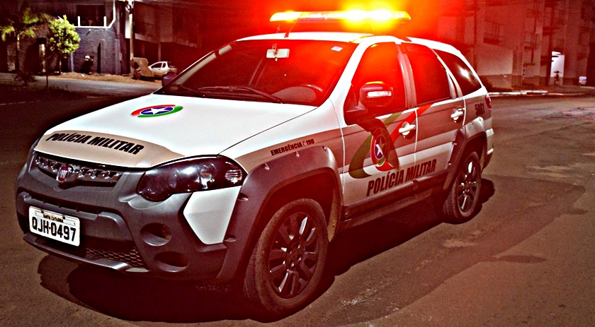 Mulher revoga medida protetiva, volta com o ex e acabam na delegacia após nova briga