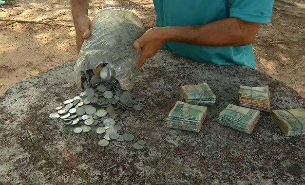 Irmãos encontram 32 milhões em Cruzados após morte do pai