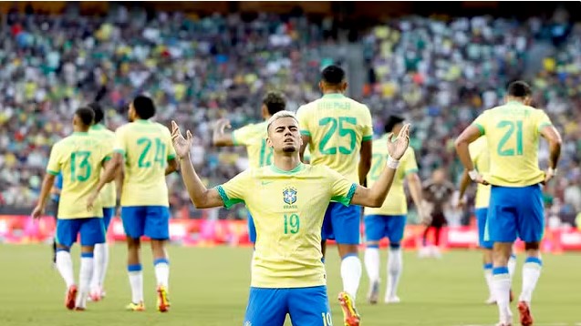 Endrick decide no fim, e Brasil vence México em amistoso nos EUA